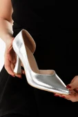 Yeva Gümüş Stiletto Kadeh Topuklu Abiye Ayakkabı thumbnail 1