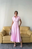 KOLSUZ VATKALI ÖNDEN DÜĞMELİ  BEL PENS DETAYLI POPLİN ELBİSE - Pembe - 4