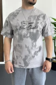 Erkek Oversize Ön ve Arka Kabartmalı Slogan Baskılı Tişört Gri Edw368 thumbnail 1