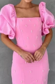 Pembe İşlemeli Kolu Garnili Elbise - 3