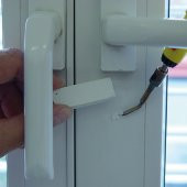 Kementaş 143 Sert PLUS PVC Dolgu Tamir Macunu 8 cm - 3