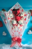 Premium Kalp Balonlu LOVE Temalı Kırmızı- Beyaz Peluş Ayıcık Buketi - 2