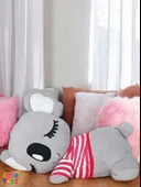 Toyzz 65 cm Yatık Uykucu Koala Peluş Oyuncak – Yumuşak ve Sevimli Uyku Arkadaşı thumbnail 1