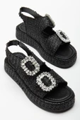 Kadın Dolgu Topuk Sandalet Siyah Çift Bantlı Hasır Malzeme Taşlı Tokalı thumbnail 1