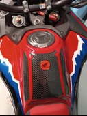 Honda Africa Twin 2016-2019 ile Uyumlu Kaydırmaz 6D Karbon 15 Parça Tank Pad Seti GC52 thumbnail 3