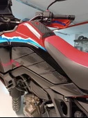 Honda Africa Twin 2016-2019 ile Uyumlu Kaydırmaz 6D Karbon 15 Parça Tank Pad Seti GC52 thumbnail 4
