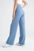 Kadın Boru Paça Tayt Nervürlü Denim Görünümlü Mavi Slim Fit, Günlük Konfor ve Şıklık - 8