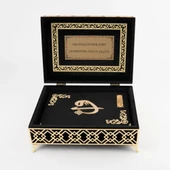 Raşel Kutulu Pleksi Desen Kuran-ı Kerim (Orta Boy, Siyah) thumbnail 3