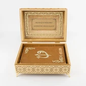 Raşel Kutulu Pleksi Desen Kuran-ı Kerim (Orta Boy, Gold) thumbnail 3