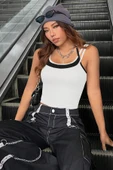 Kadın Siyah Beyaz Çift Renk Çapraz Askılı Crop Top Bluz - 3
