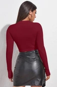 Kadın Bordo Göğüs Dekolteli Uzun Kollu Cut Out Crop Top Bluz - 2