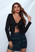 Kadın Siyah Uzun Kollu Önden Bağlama Detaylı Crop Top Bluz - 1