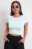 Kadın Beyaz Yuvarlak Yaka Yarım Kol Crop Top Bluz - 1