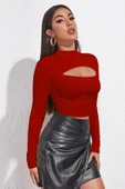 Kadın Kırmızı Göğüs Dekolteli Uzun Kollu Cut Out Crop Top Bluz - 4