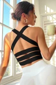 Kadın Siyah Sırtı Çapraz Lastik Detaylı Crop Top Bluz - 1