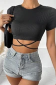 Kadın Siyah Yarım Kol Çapraz Bağlamalı Crop Top Bluz - 5