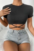 Kadın Siyah Yarım Kol Çapraz Bağlamalı Crop Top Bluz - 1