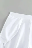 Kadın Beyaz Yırtmaçlı Etek Görünümlü Şık Deniz Şortu - 6