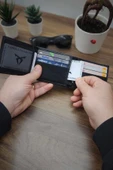 Siyah Hakiki Deri Cüzdan Kişiye Özel İsim Baskılı 12 Kartlık Ve Çift Para Bölmeli İnce Model thumbnail 6