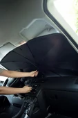 C9 Tüm Arabalar Için Ön Cam Güneşlik Katlanabilir Güneşlik Gölgelik Şemsiye 140 X 79 Cm thumbnail 2