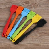 Kırmızı Silikon Fırça Mutfak Barbekü Yağlama Fırçası 21cm - 2