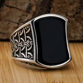 Siyah Oniks Taşlı Çizgi Motifli 925 Ayar Gümüş Erkek Yüzük thumbnail 1