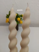 qosrix 2'li Krem Italyan Burgulu Şamdan Soya Mumu Doğal Kokulu Uzun Çubuk Konik Burgu Spiral Mum Dekoratif thumbnail 1
