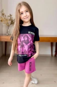 Kız Çocuk Wednesday Baskı Figürlü ve Yazı Baskılı Penye T-Shirt Mor Şortlu Takım thumbnail 2