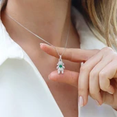 Kalpli Yeşil Zirkon Taşlı Silüet Gümüş Kolye thumbnail 3