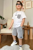 Erkek Çocuk Kapak Cepli Düğme Detaylı Beyaz T-Shirt Çizgili İp Detaylı Şortlu Takım thumbnail 7
