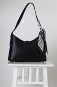 SİYAH AKSESUARLI KADIN KOL ÇANTASI 7429-2K5 thumbnail 3