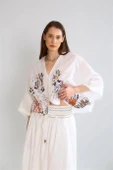 İŞLEMELİ V YAKA EKRU KADIN BLUZ   M37049-2Y5 thumbnail 1