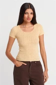 KISA KOLLU DANTEL DOKULU SARI KADIN  BLUZ  10755-2Y5 thumbnail 1