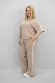 Kadın Büyük Beden Şerit ve Bel Büzgü Detaylı Kısa Kollu Eşofman Takımı 8197-25 - 12
