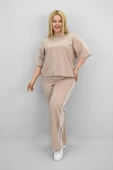 Kadın Büyük Beden Şerit ve Bel Büzgü Detaylı Kısa Kollu Eşofman Takımı 8197-25 - 11