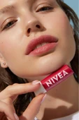 NIVEA Kiraz Dudak Bakım Kremi Ve Parlatıcısı 4.8gr, Nemlendirici, Hafif Kırmızı Işıltı, Kiraz Kokusu - 3