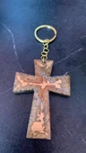 Kahverengi Gold Renkli Haç ve Kılıç Şekil Gold Aksesuarlı Anahtarlık El Yapımı Epoksi Hediyelik MDL1 thumbnail 8
