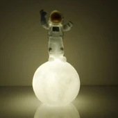 Astronot Şekilli Gece Ve Masa Lambası - 3