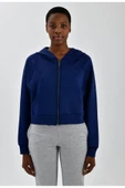 Kadın Sol Göğsü Logo Detaylı Cepli Kapüşonlu Sweatshirt - 5