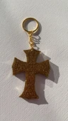 Kahverengi Gold Renkli Haç ve Kılıç Şekil Gold Aksesuarlı Anahtarlık El Yapımı Epoksi Hediyelik MDL3 thumbnail 5