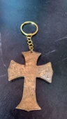 Kahverengi Gold Renkli Haç ve Kılıç Şekil Gold Aksesuarlı Anahtarlık El Yapımı Epoksi Hediyelik MDL3 thumbnail 8