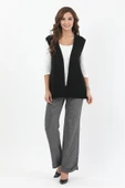 Kadın Siyah İşlemeli Fitilli Triko Yelek thumbnail 3