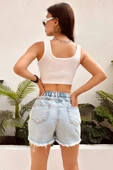Kadın Beli Lastikli Etek Ucu Püsküllü Yırtık Detaylı Denim Mini Şort - 5