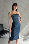 Çift Renkli Kısa Yırtmaçlı Diz Altı Denim Elbise - 5
