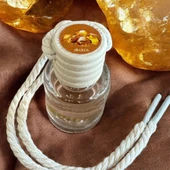 Amber Sıcaklığı Oto Kokusu ile Aracınızda Derin ve Lüks Bir Kokusal Deneyim Yaratın thumbnail 3