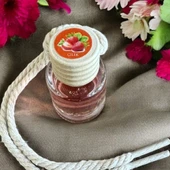 Çilek Bahçesi Oto Kokusu ile Aracınızda Taze ve Tatlı Bir Atmosfer Sağlayın Model thumbnail 3