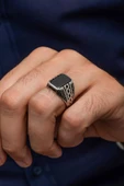 Grek Desenli Siyah Oniks Taşlı 925 Gümüş Erkek Yüzük thumbnail 3