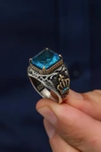 Kare Aqua Mavi Taşlı Kral Motifli 925 Gümüş Erkek Yüzük thumbnail 3