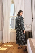 Çiçek ve Yaprak Desenli Dantelli ve Dekolteli Sabahlık Takımı - 5
