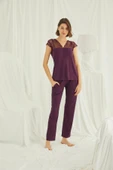 Yakası Kolu ve Omzu Dantelli Önü Düğmeli Pijama Takımı - 1
